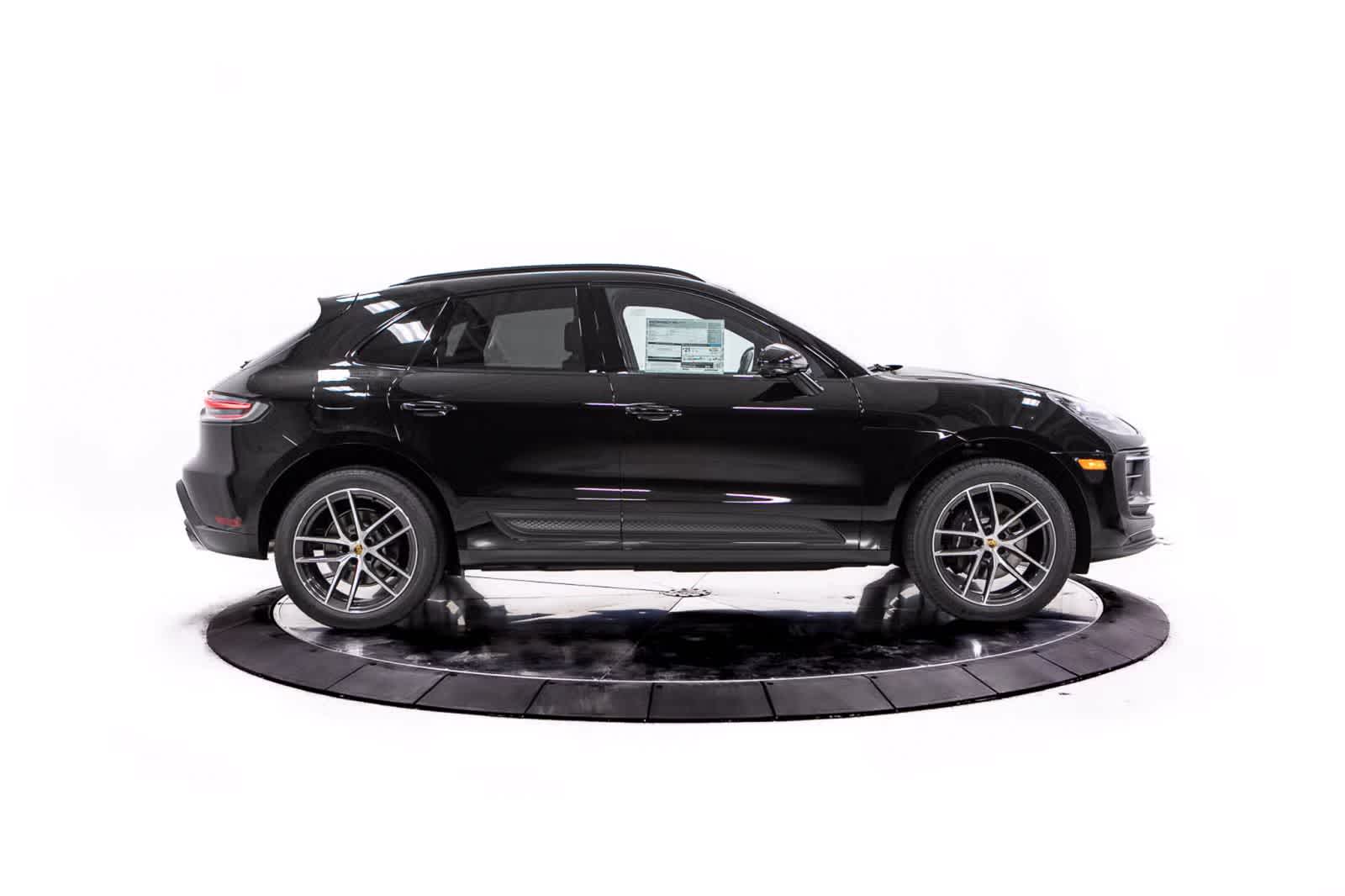Thumbnail: 2026 Porsche Macan - 8