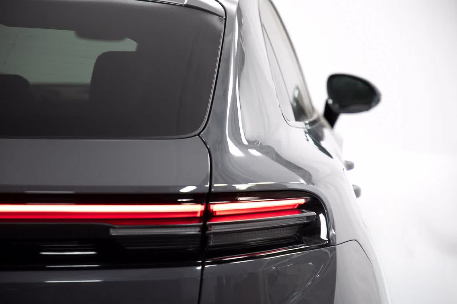 Thumbnail: 2025 Porsche Macan - 36