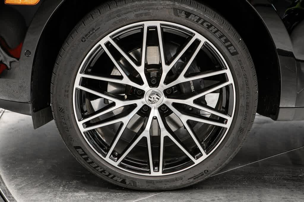 Thumbnail: 2024 Porsche Macan - 14