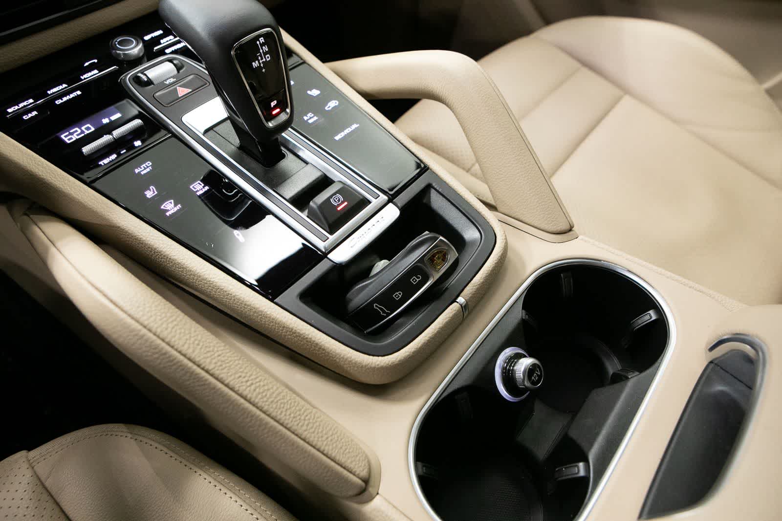 Thumbnail: 2023 Porsche Cayenne - 29