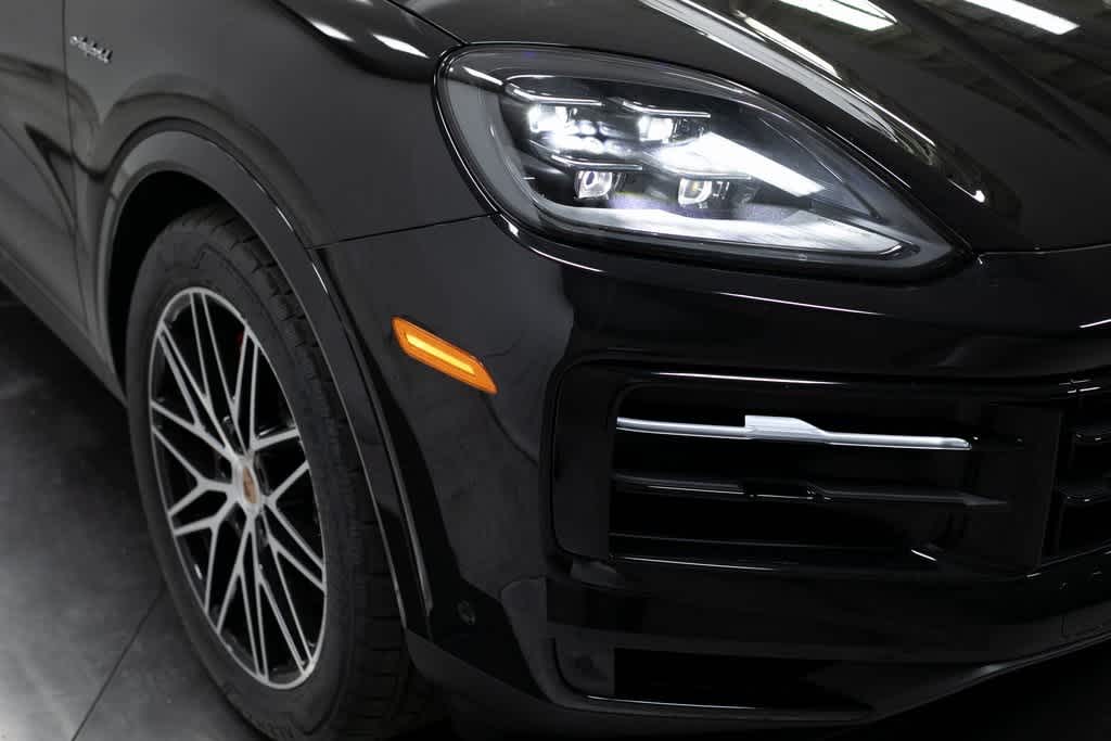 Thumbnail: 2025 Porsche  - 12