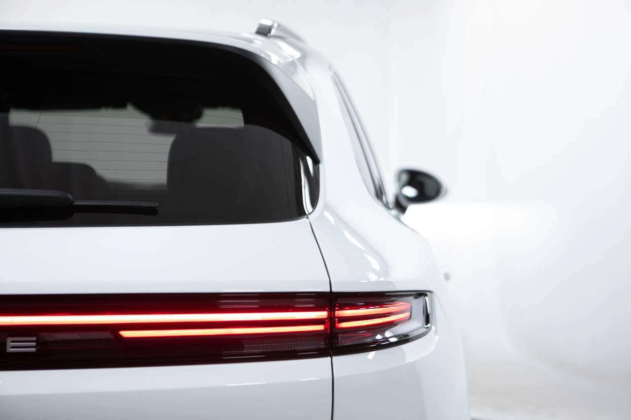 Thumbnail: 2026 Porsche Cayenne - 18