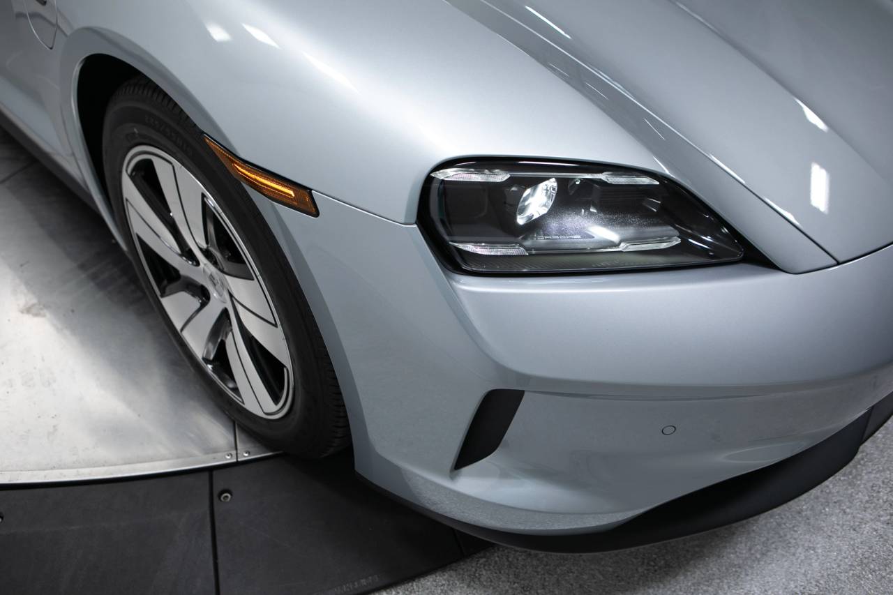 Thumbnail: 2025 Porsche Taycan - 12