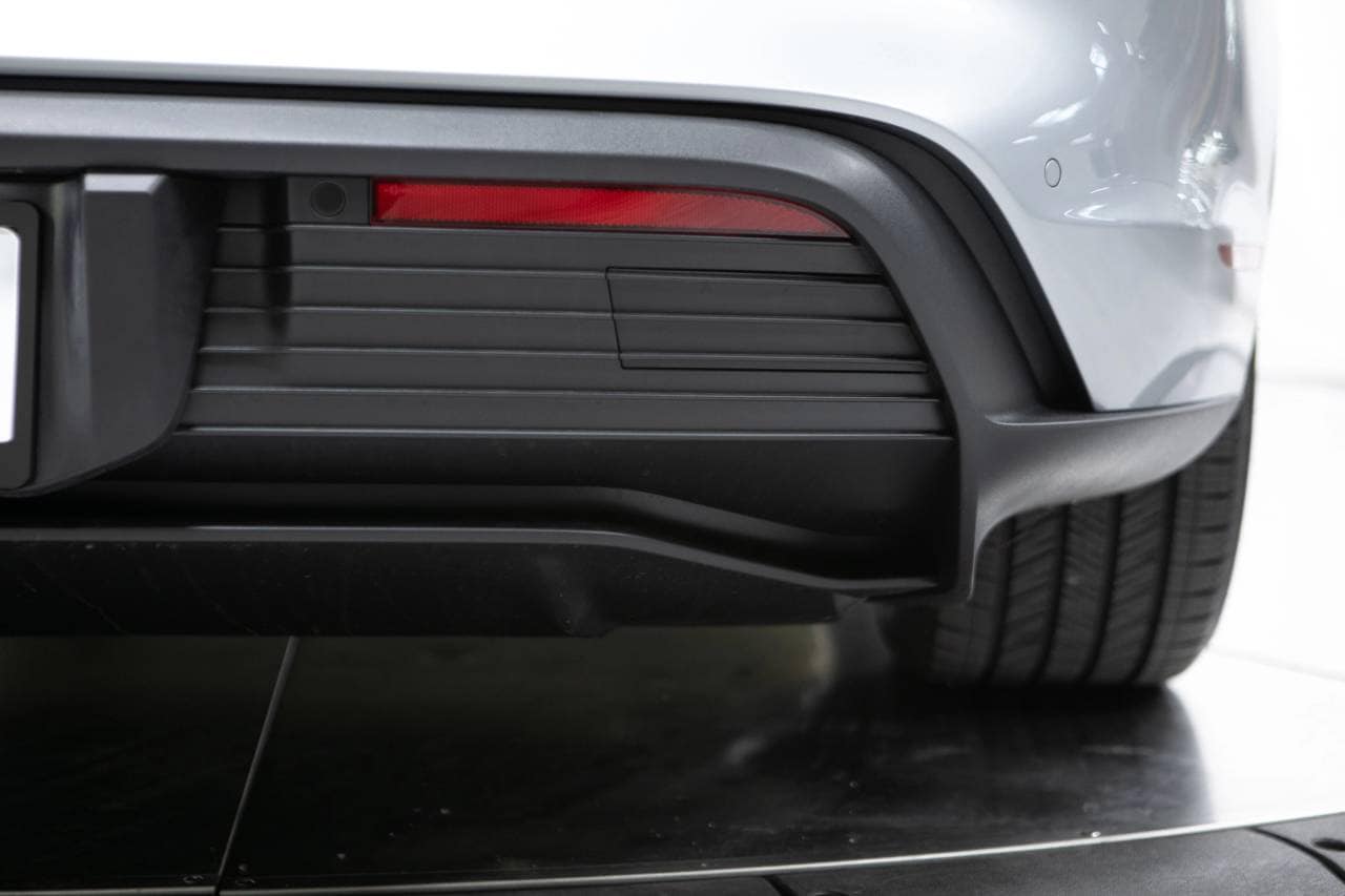 Thumbnail: 2025 Porsche Taycan - 17