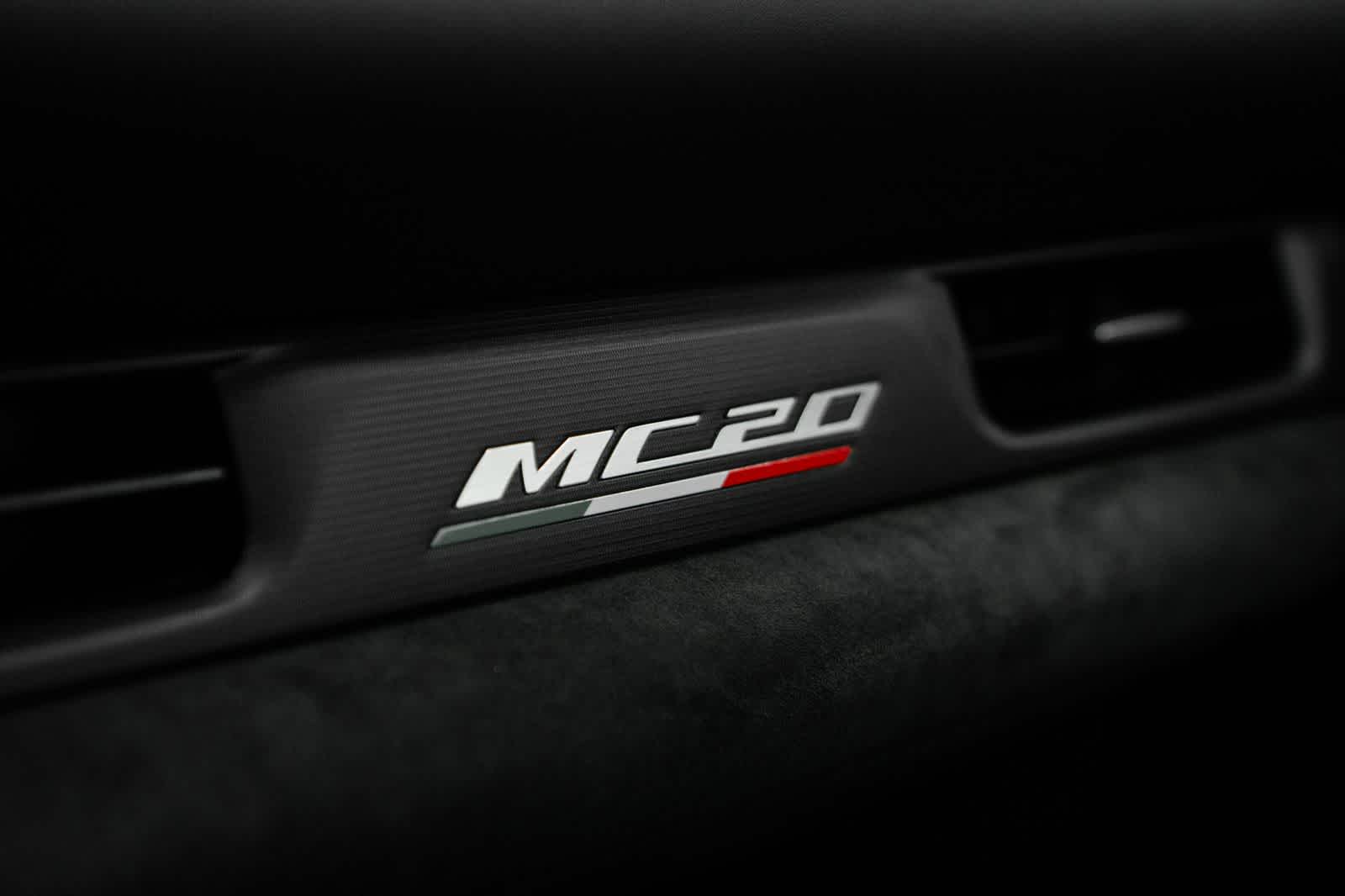 Thumbnail: 2023 Maserati MC20 - 29