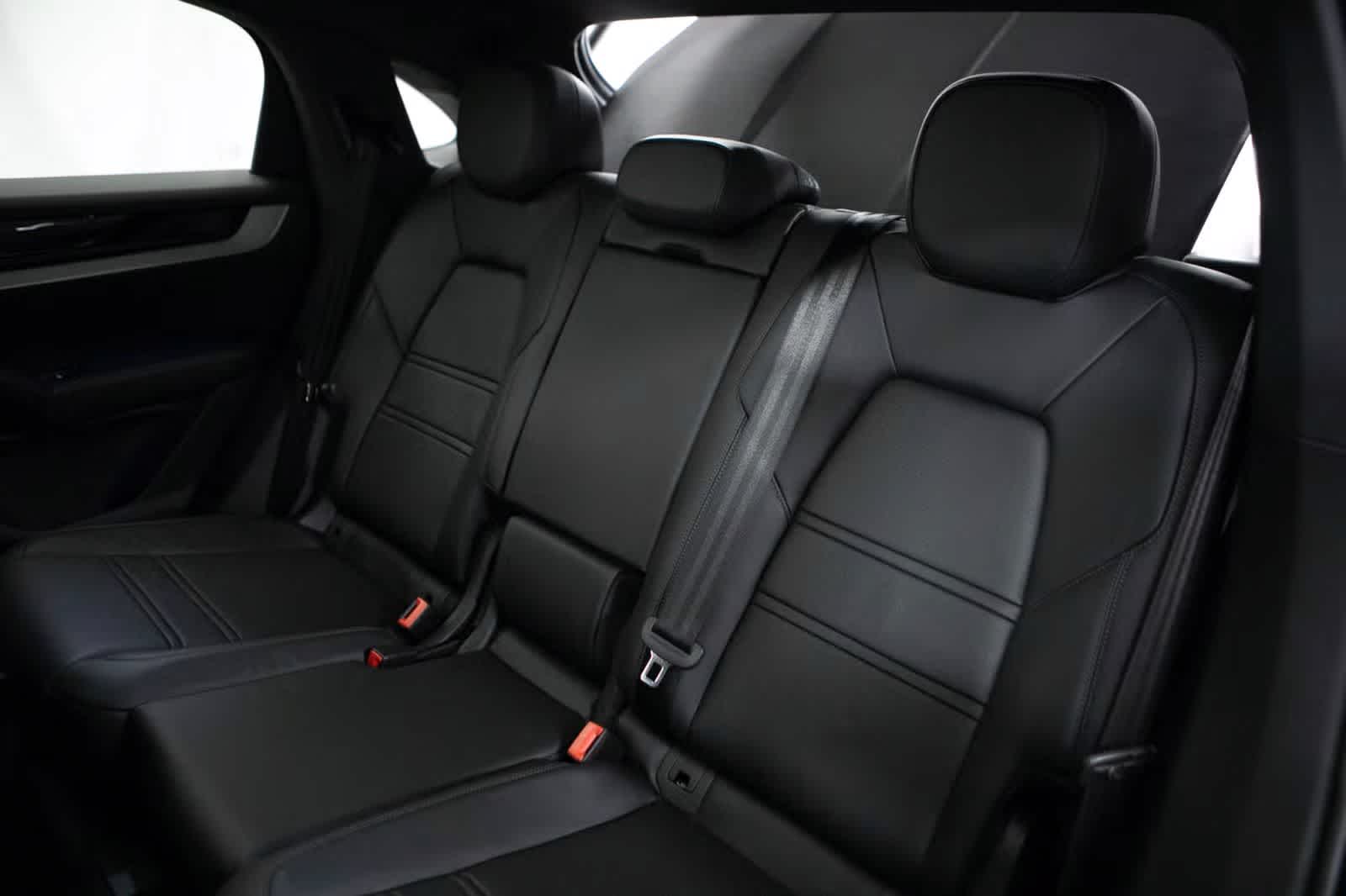 Thumbnail: 2026 Porsche Cayenne - 36