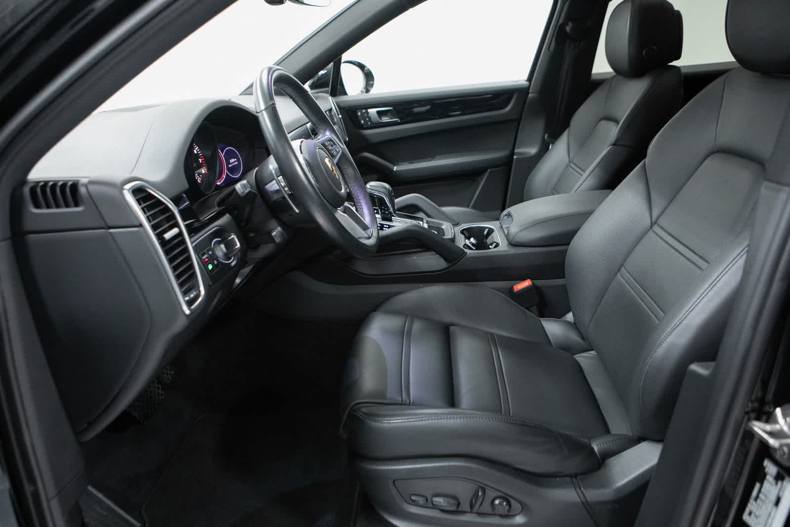 Thumbnail: 2022 Porsche Cayenne - 16