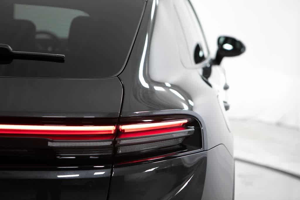 Thumbnail: 2025 Porsche Macan - 38