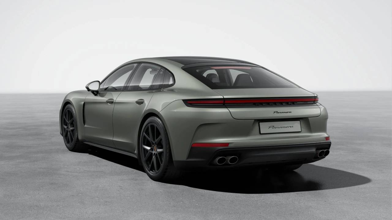 2026 Porsche Panamera 4 photo 2