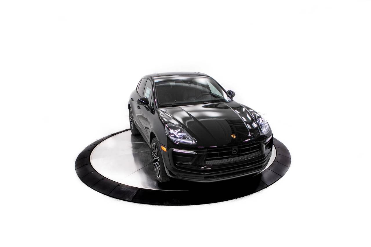 Thumbnail: 2026 Porsche Macan - 19