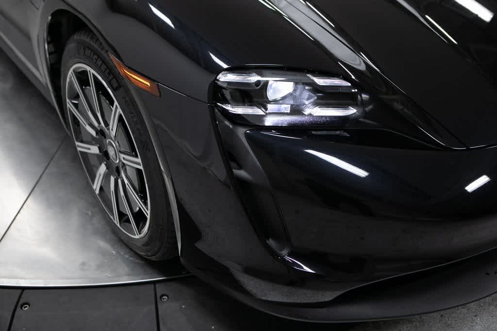 Thumbnail: 2022 Porsche Taycan - 12