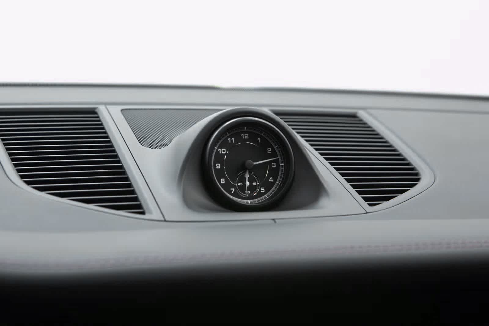 Thumbnail: 2026 Porsche Macan - 30