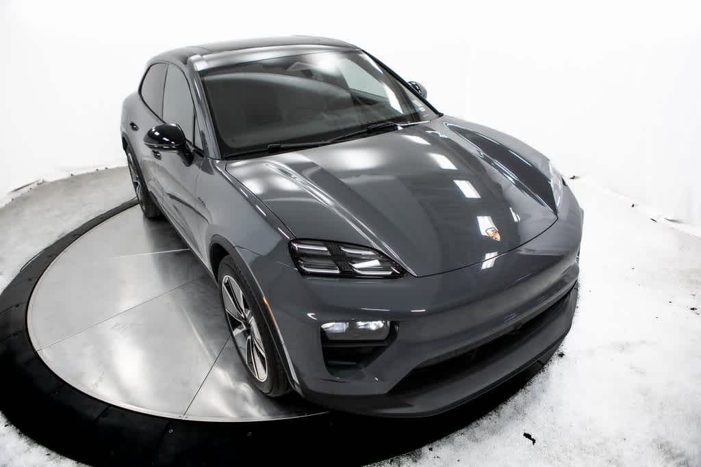 Thumbnail: 2025 Porsche Macan - 40