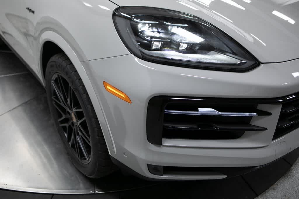 Thumbnail: 2025 Porsche  - 12