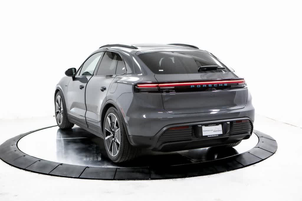 Thumbnail: 2025 Porsche Macan - 3