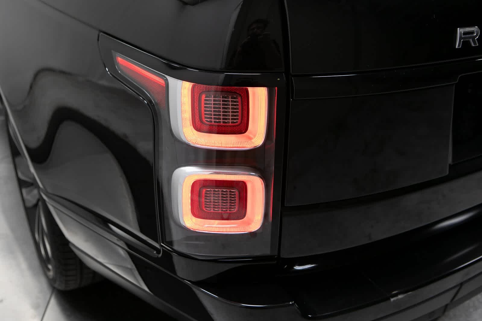 Thumbnail: 2021 Land Rover Range Rover - 33