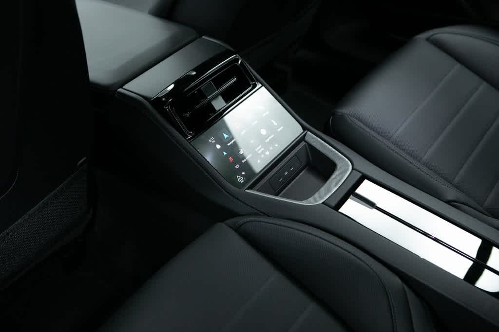 Thumbnail: 2025 Porsche Panamera - 33