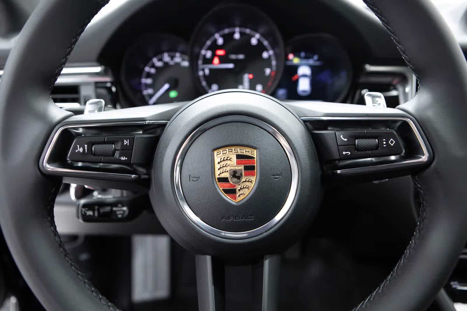 Thumbnail: 2026 Porsche Macan - 14