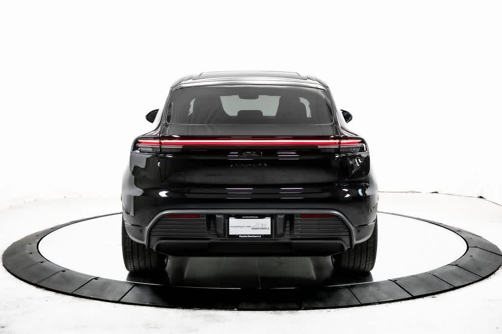 Thumbnail: 2025 Porsche Macan - 6