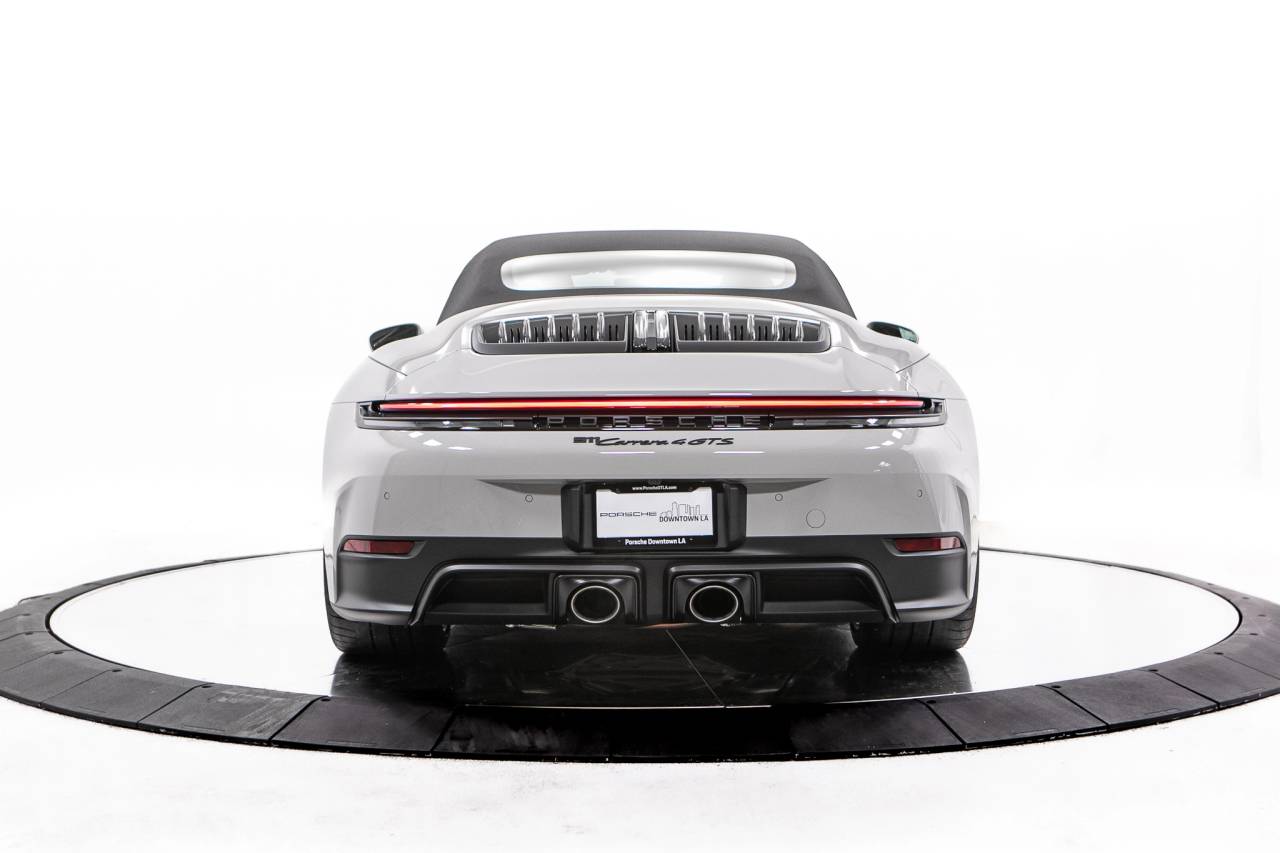Thumbnail: 2026 Porsche 911 - 6