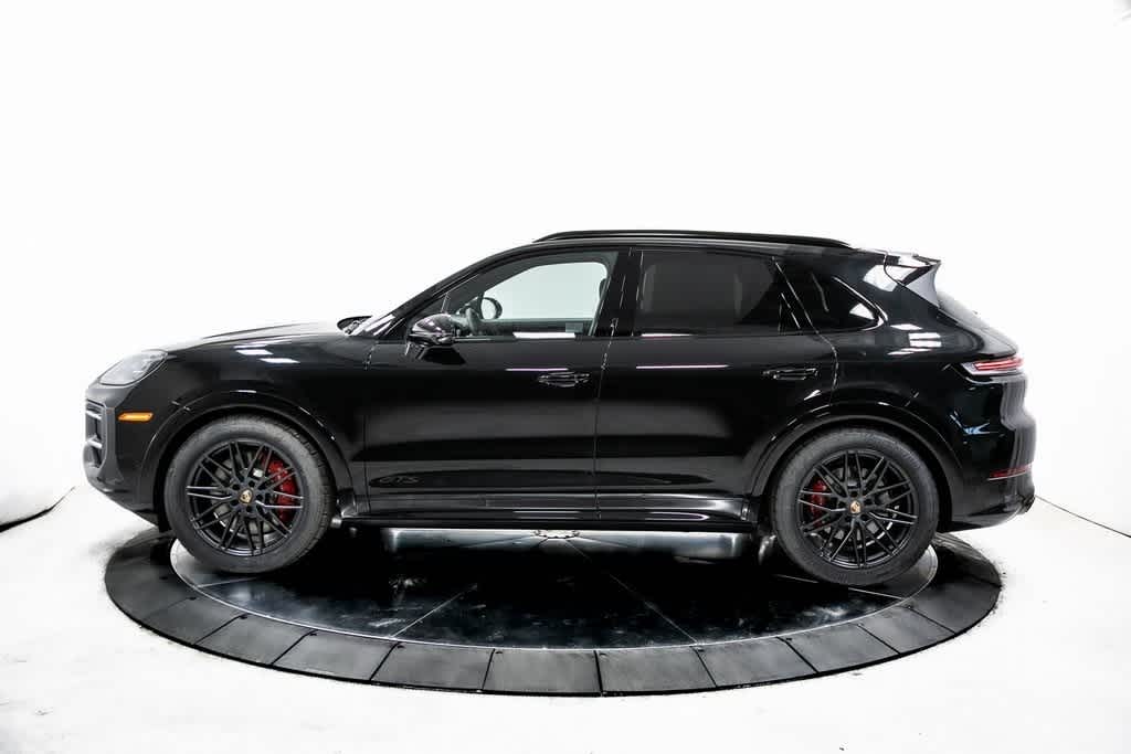 Thumbnail: 2025 Porsche Cayenne - 2