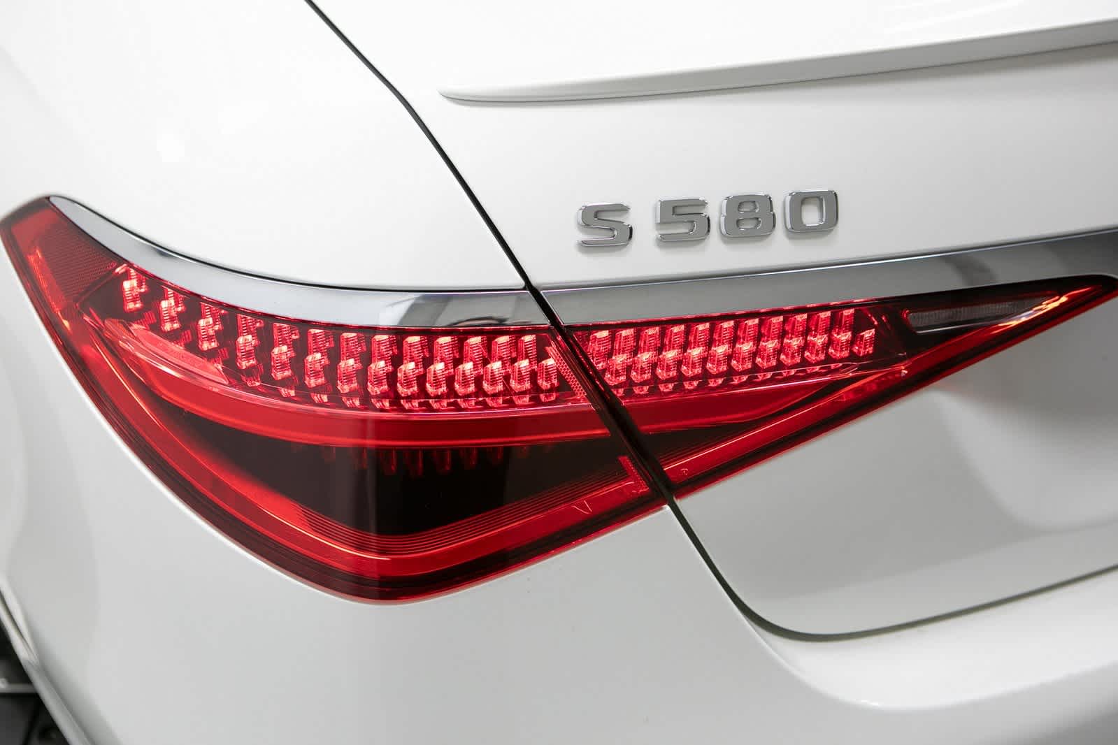 Thumbnail: 2021 Mercedes-Benz S-Class - 30