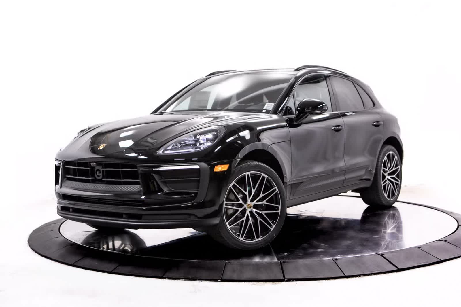 Thumbnail: 2026 Porsche Macan - 1