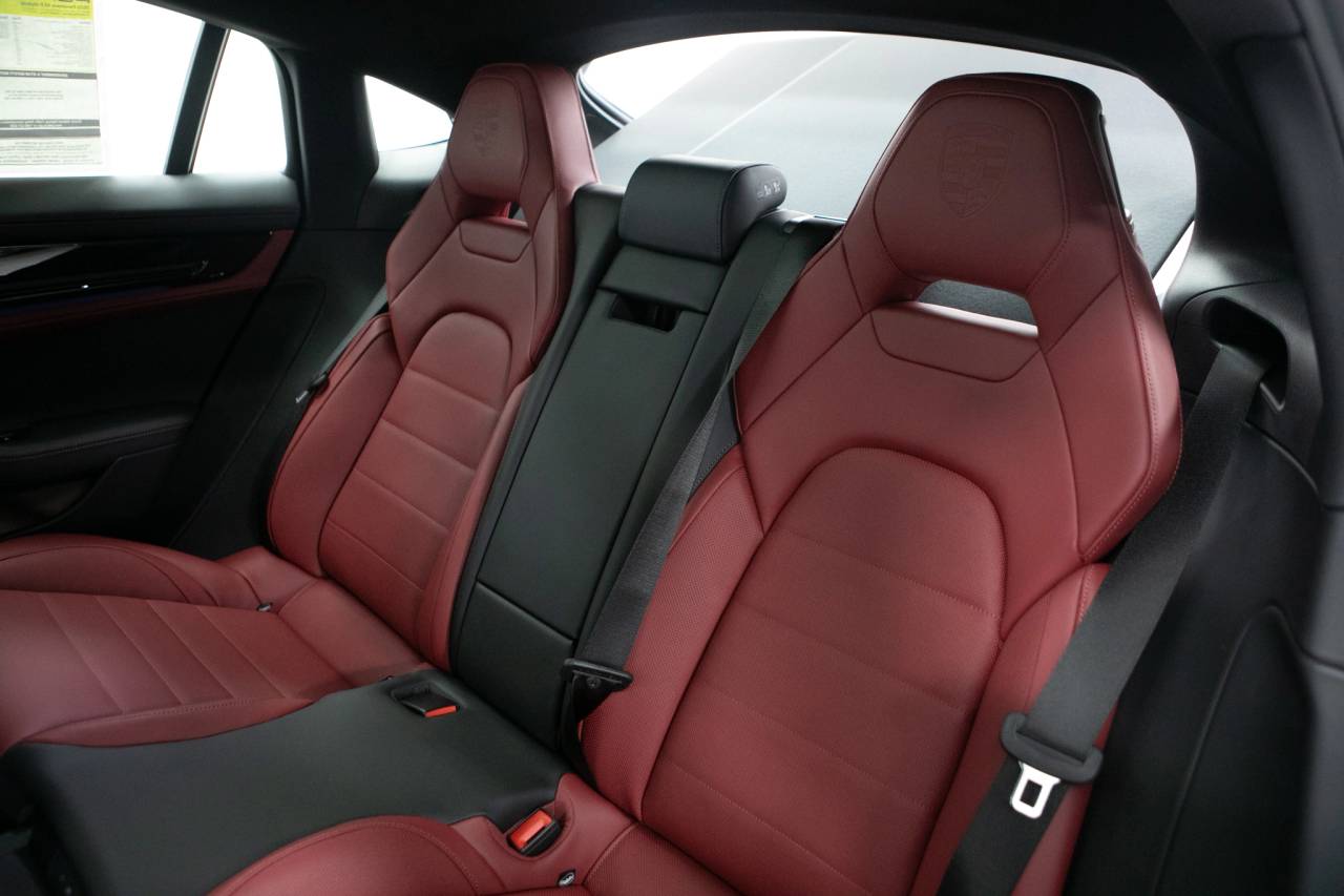 Thumbnail: 2026 Porsche Panamera - 38