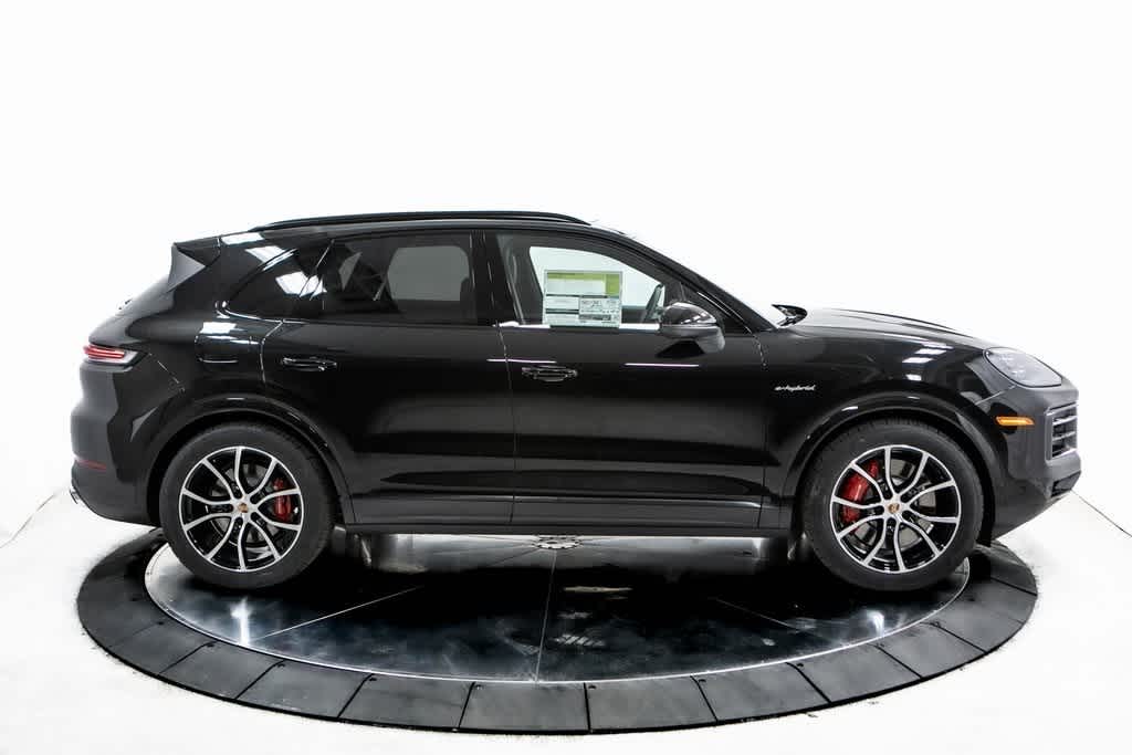 Thumbnail: 2025 Porsche Cayenne - 8