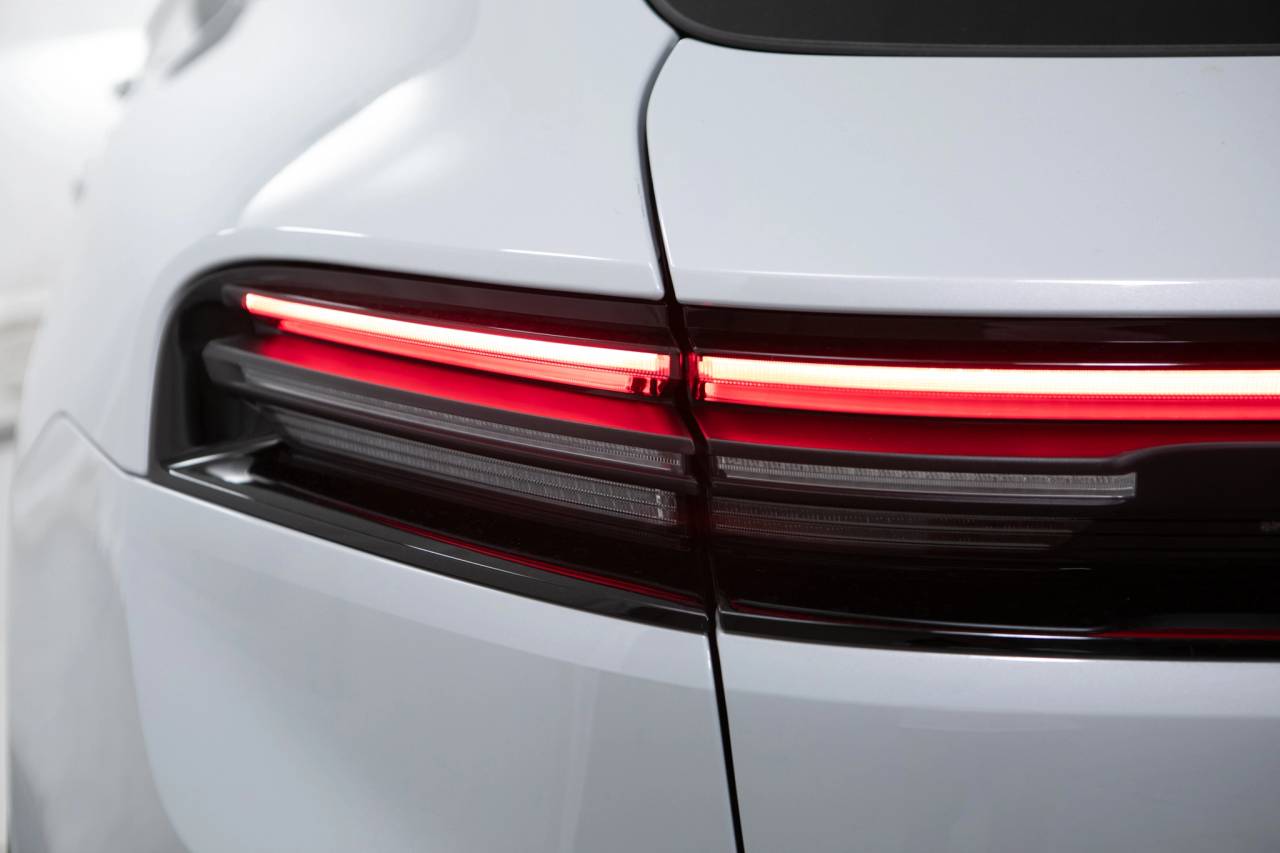 Thumbnail: 2026 Porsche Macan - 15