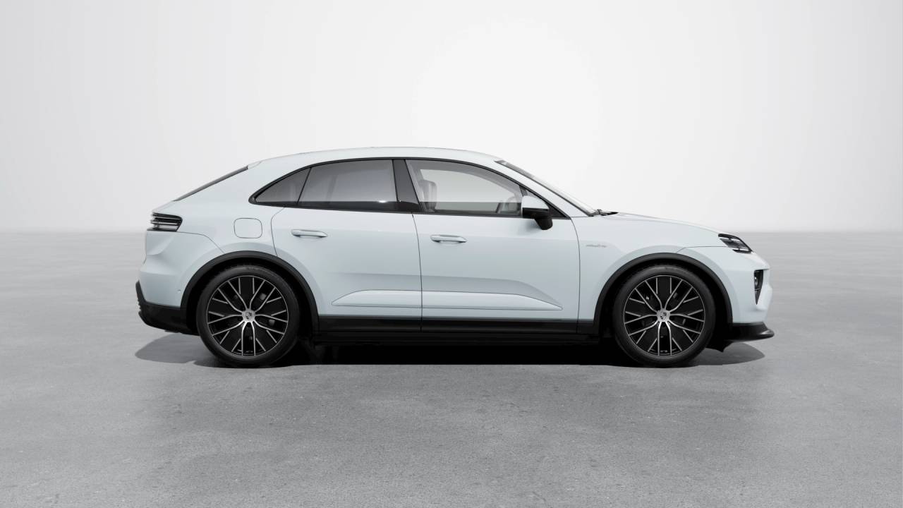 Thumbnail: 2026 Porsche Macan - 6
