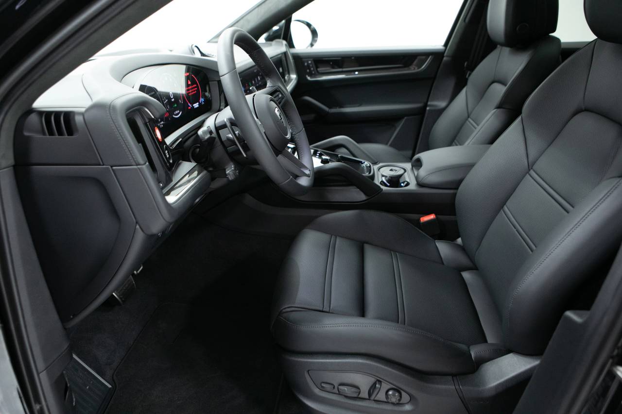 Thumbnail: 2025 Porsche  - 23