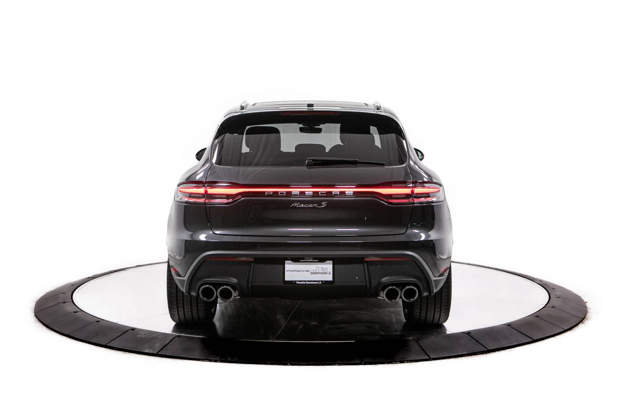 Thumbnail: 2026 Porsche Macan - 6