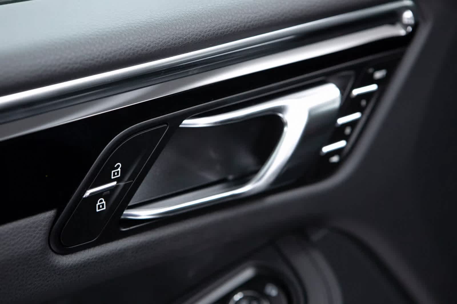 Thumbnail: 2025 Porsche Macan - 20