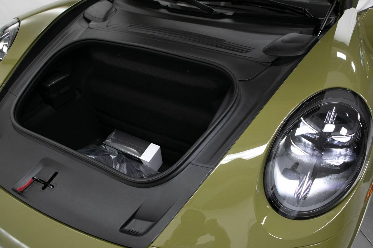 Thumbnail: 2026 Porsche 911 - 38