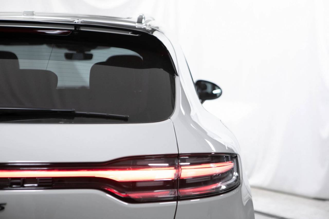 Thumbnail: 2026 Porsche Macan - 38