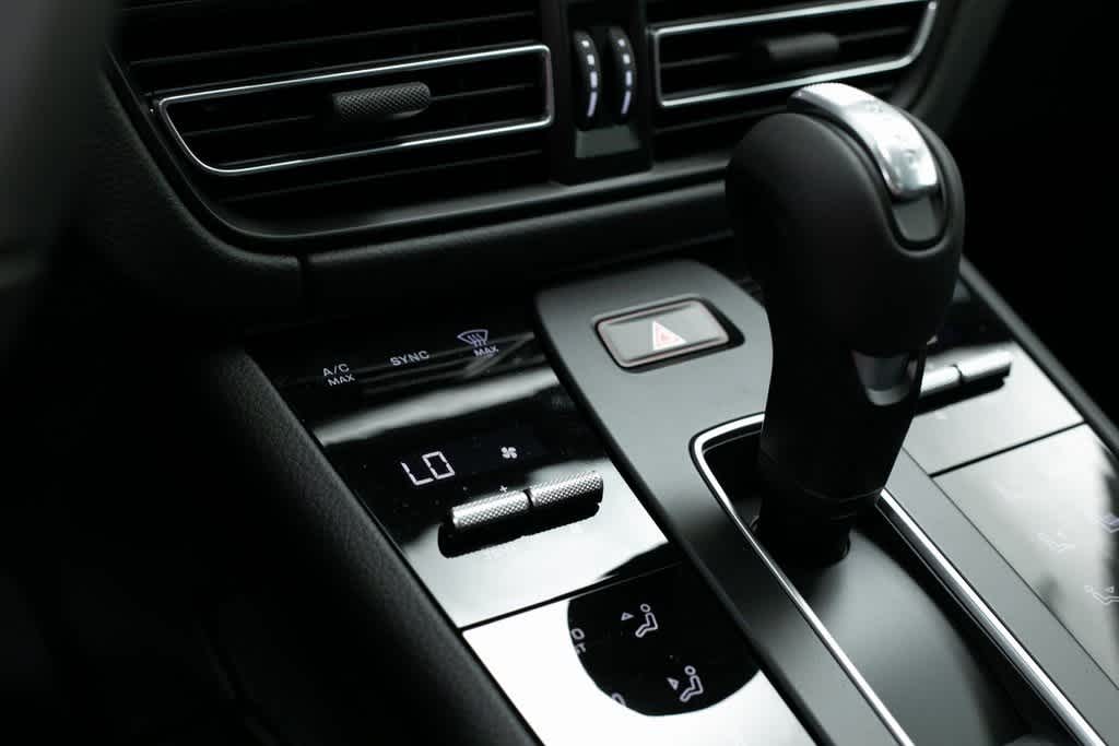 Thumbnail: 2025 Porsche Macan - 26