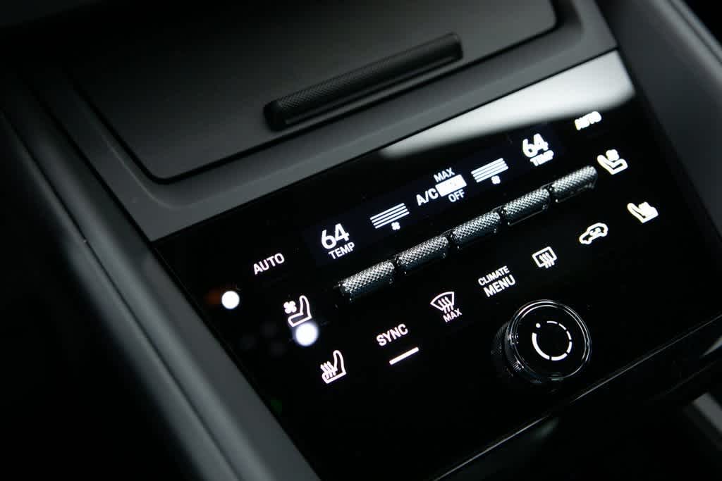 Thumbnail: 2025 Porsche Macan - 22