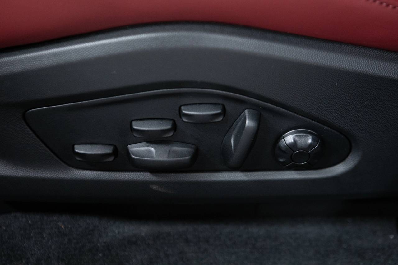 Thumbnail: 2026 Porsche Macan - 24