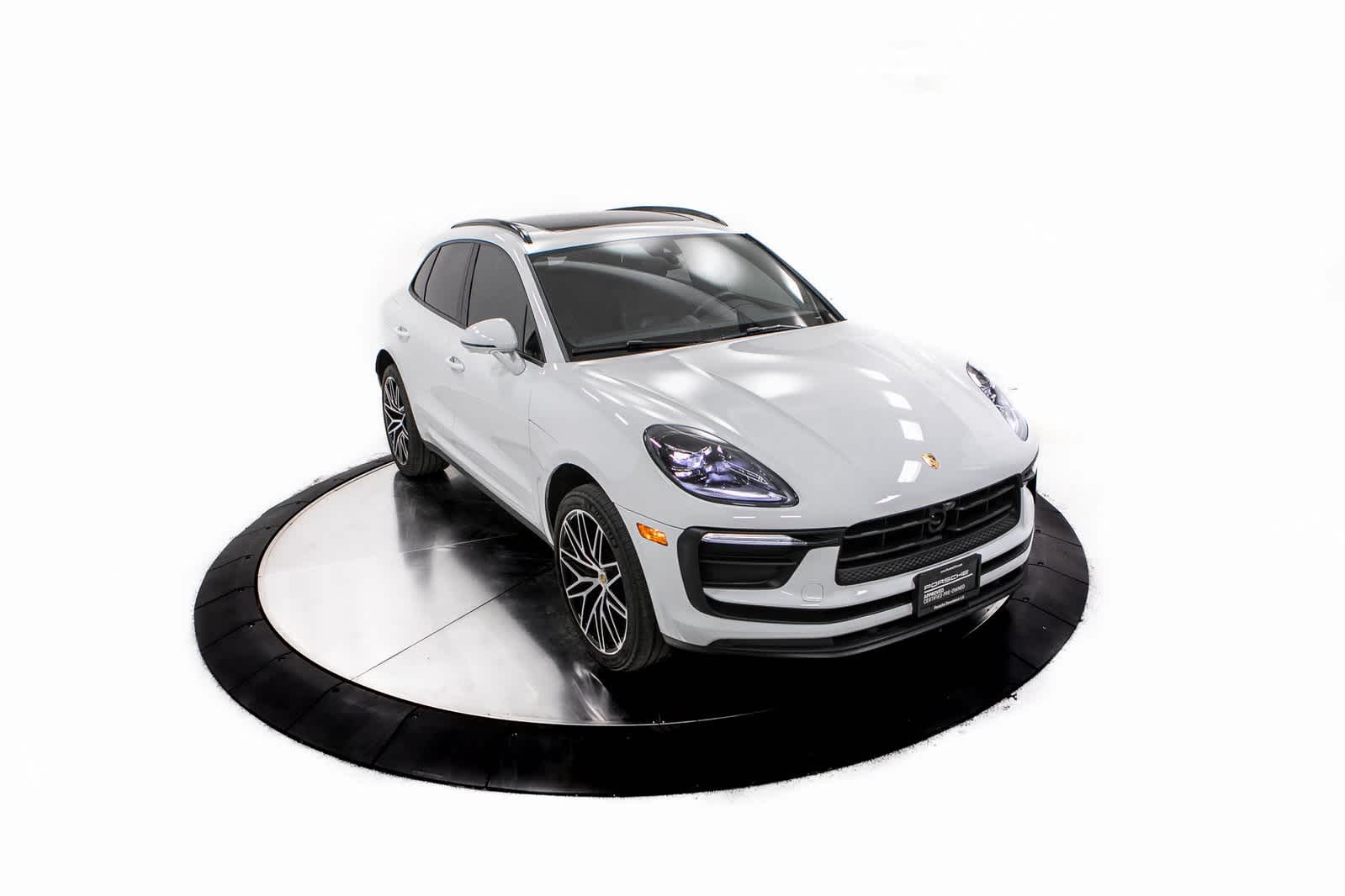 Thumbnail: 2024 Porsche Macan - 40