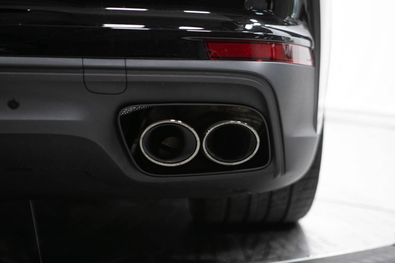 Thumbnail: 2026 Porsche Panamera - 17