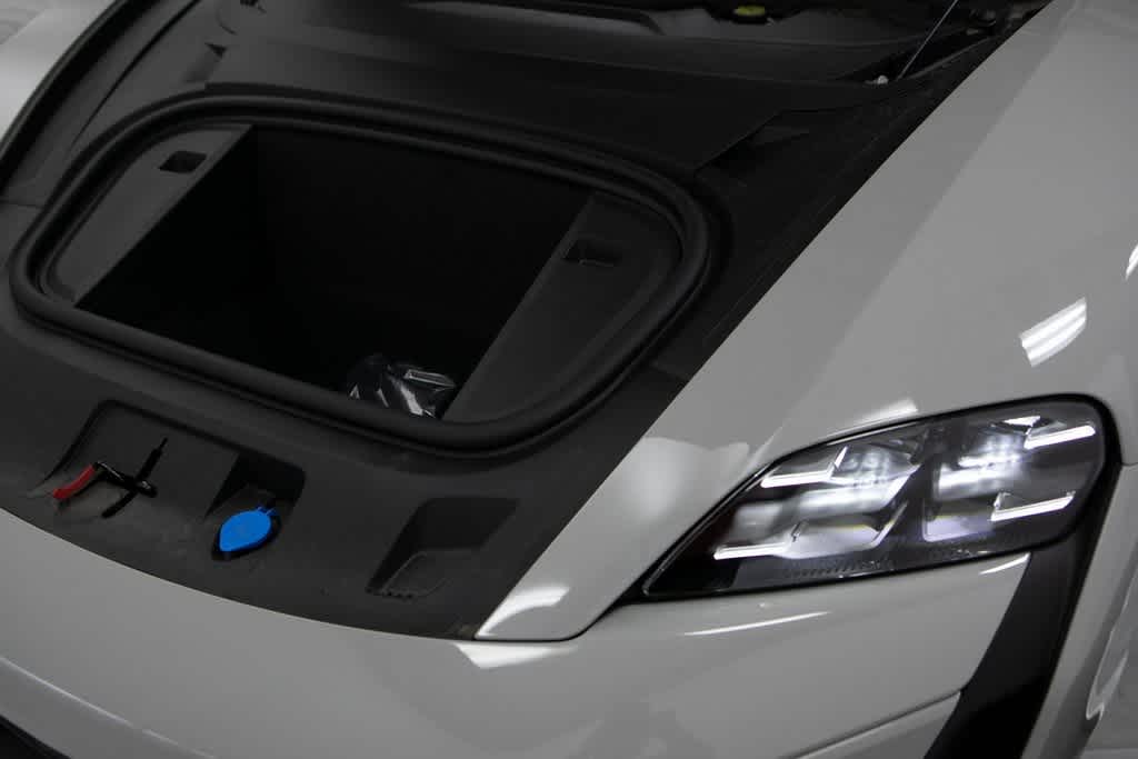 Thumbnail: 2025 Porsche Taycan - 17