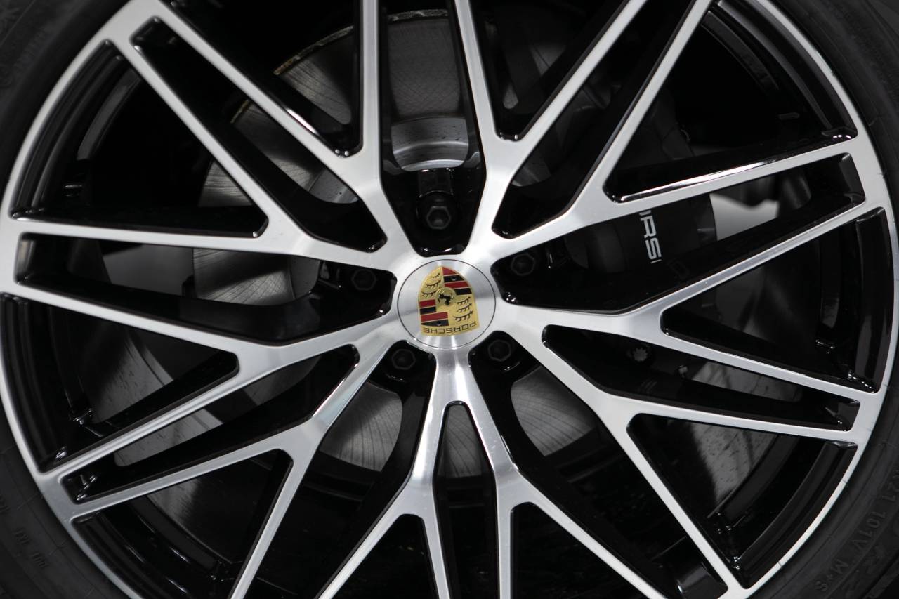 Thumbnail: 2026 Porsche Macan - 11