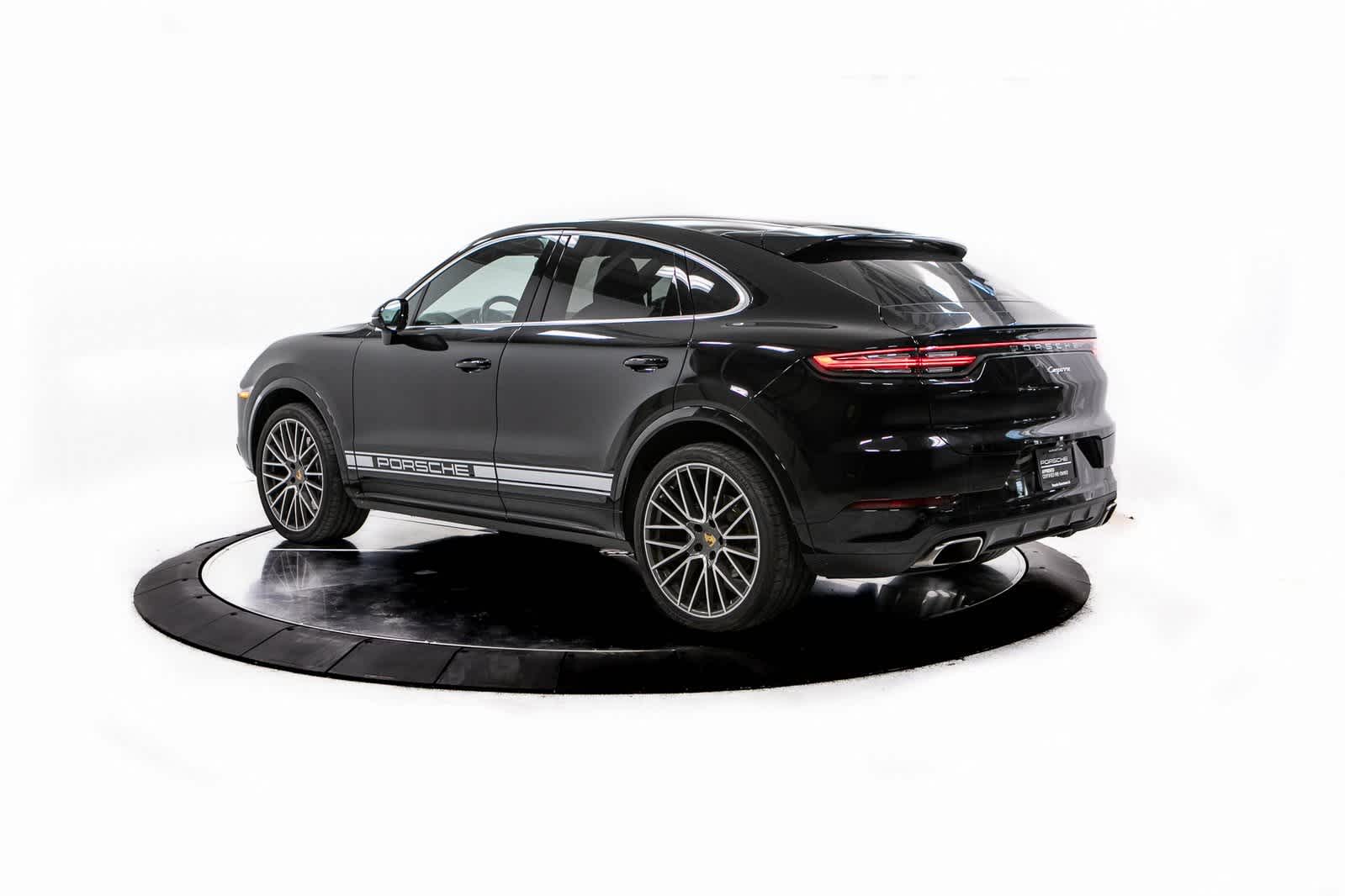 2022 Porsche Cayenne Coupe Base photo 2