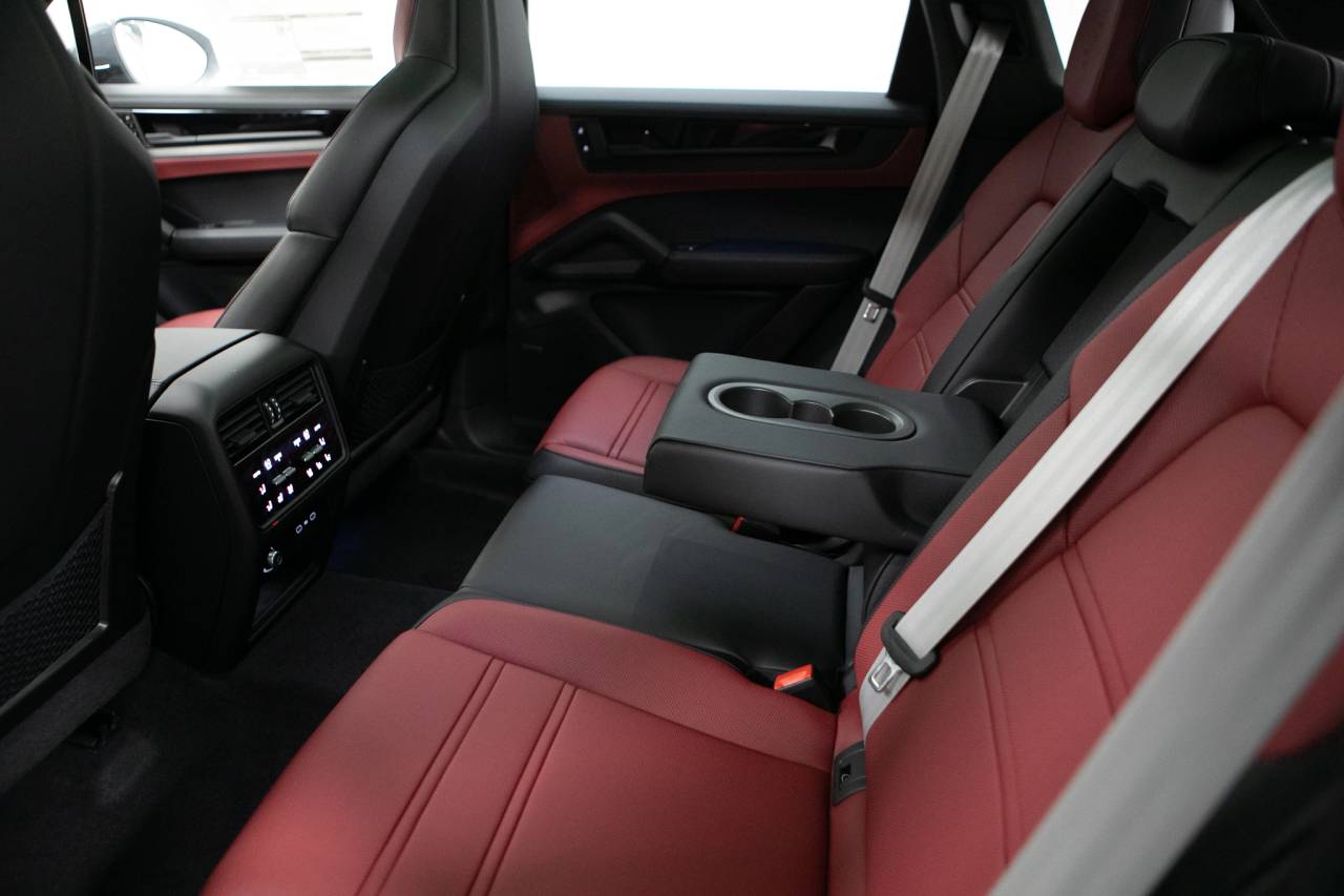 Thumbnail: 2026 Porsche Cayenne - 35