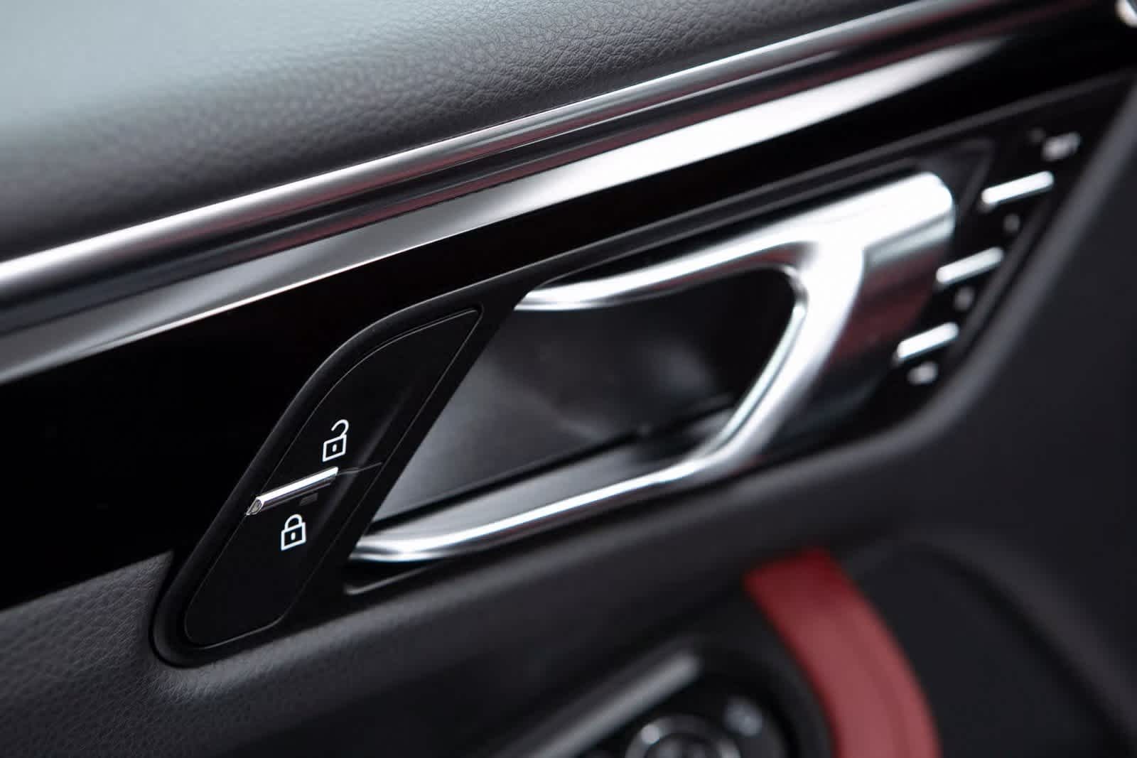 Thumbnail: 2025 Porsche Macan - 20