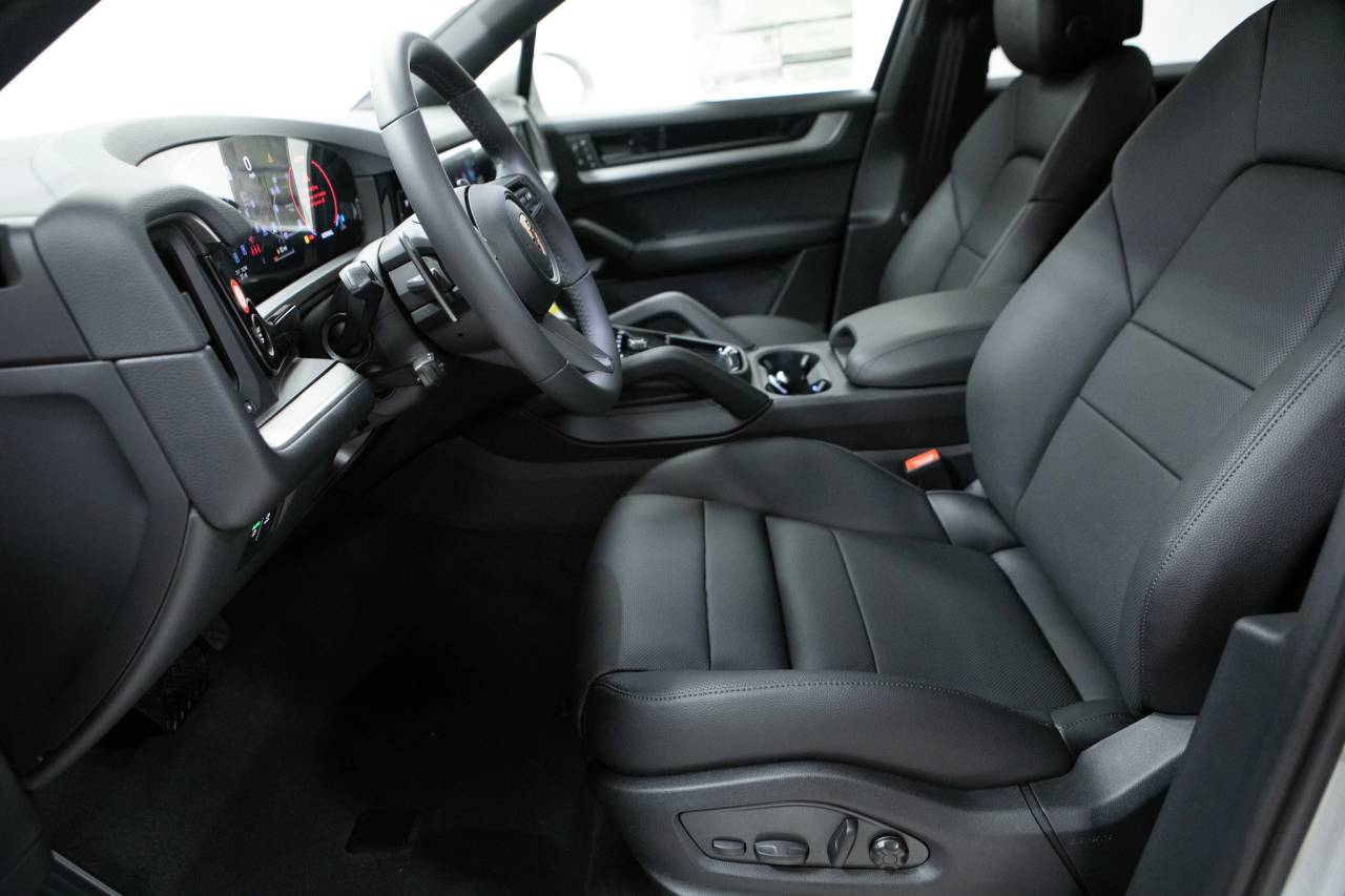 Thumbnail: 2026 Porsche Cayenne - 23