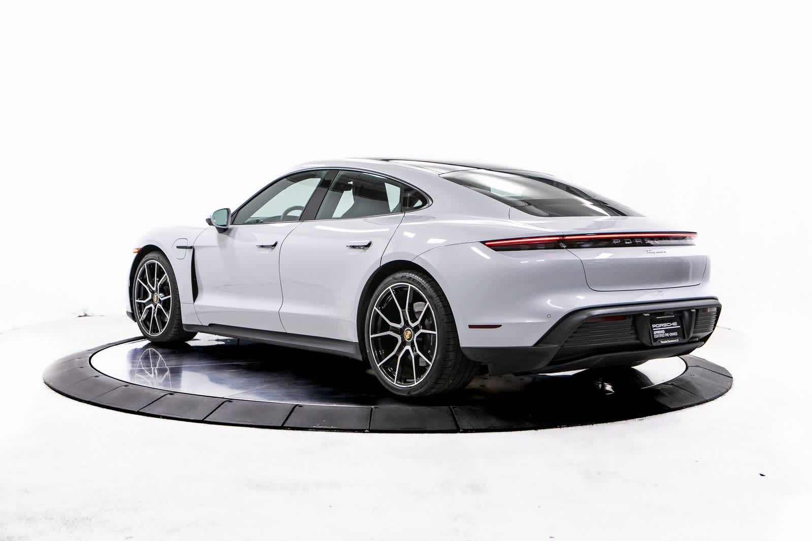 Thumbnail: 2024 Porsche Taycan - 3