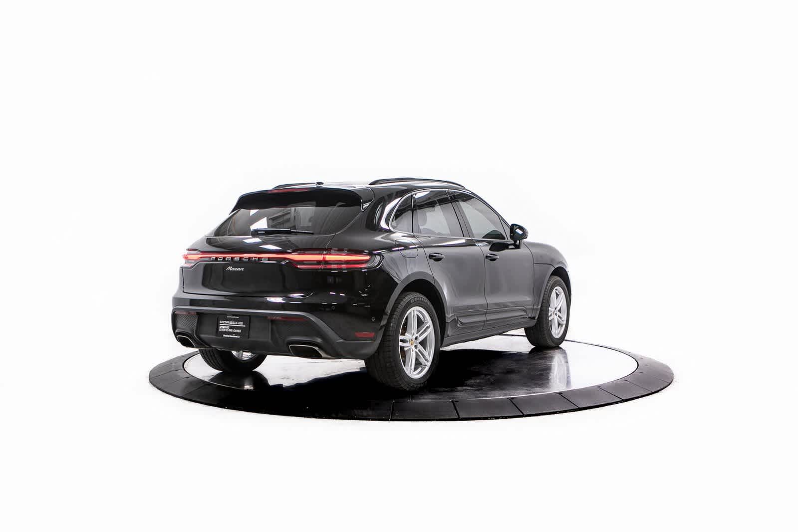 Thumbnail: 2023 Porsche Macan - 7
