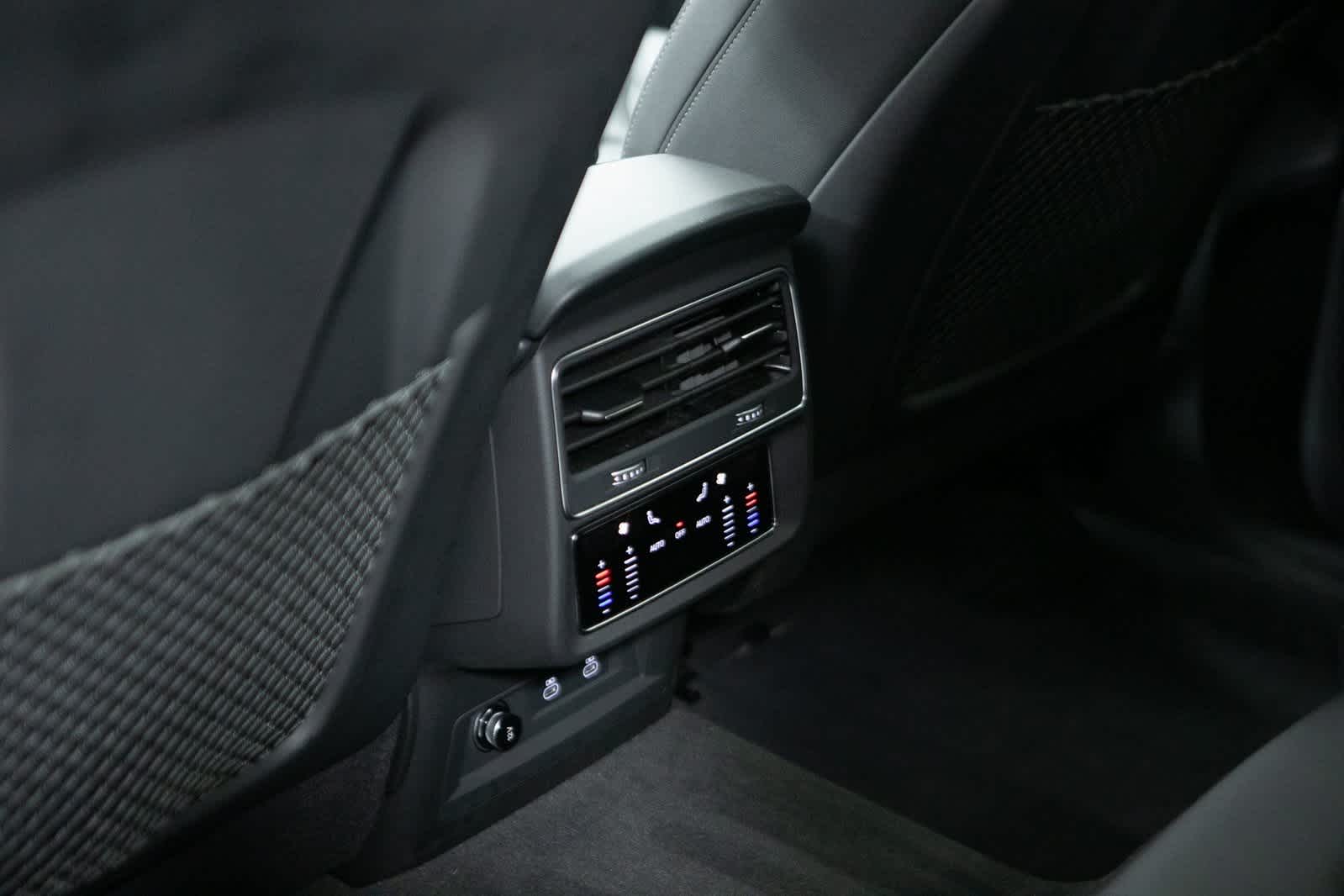 Thumbnail: 2022 Audi Q8 - 24